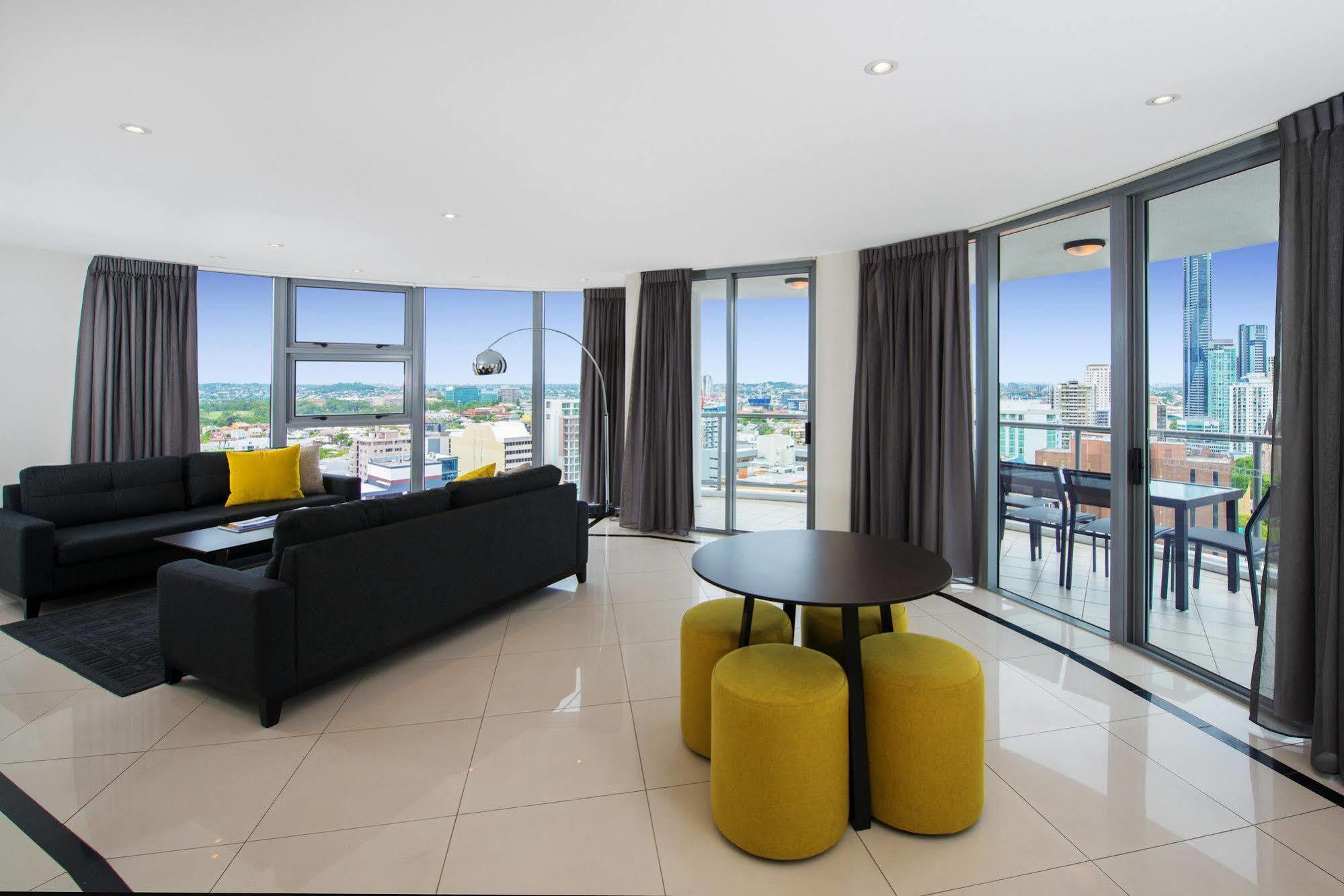 มันตรา ออน เอ็ดเวิร์ด บริสเบน Aparthotel ภายนอก รูปภาพ
